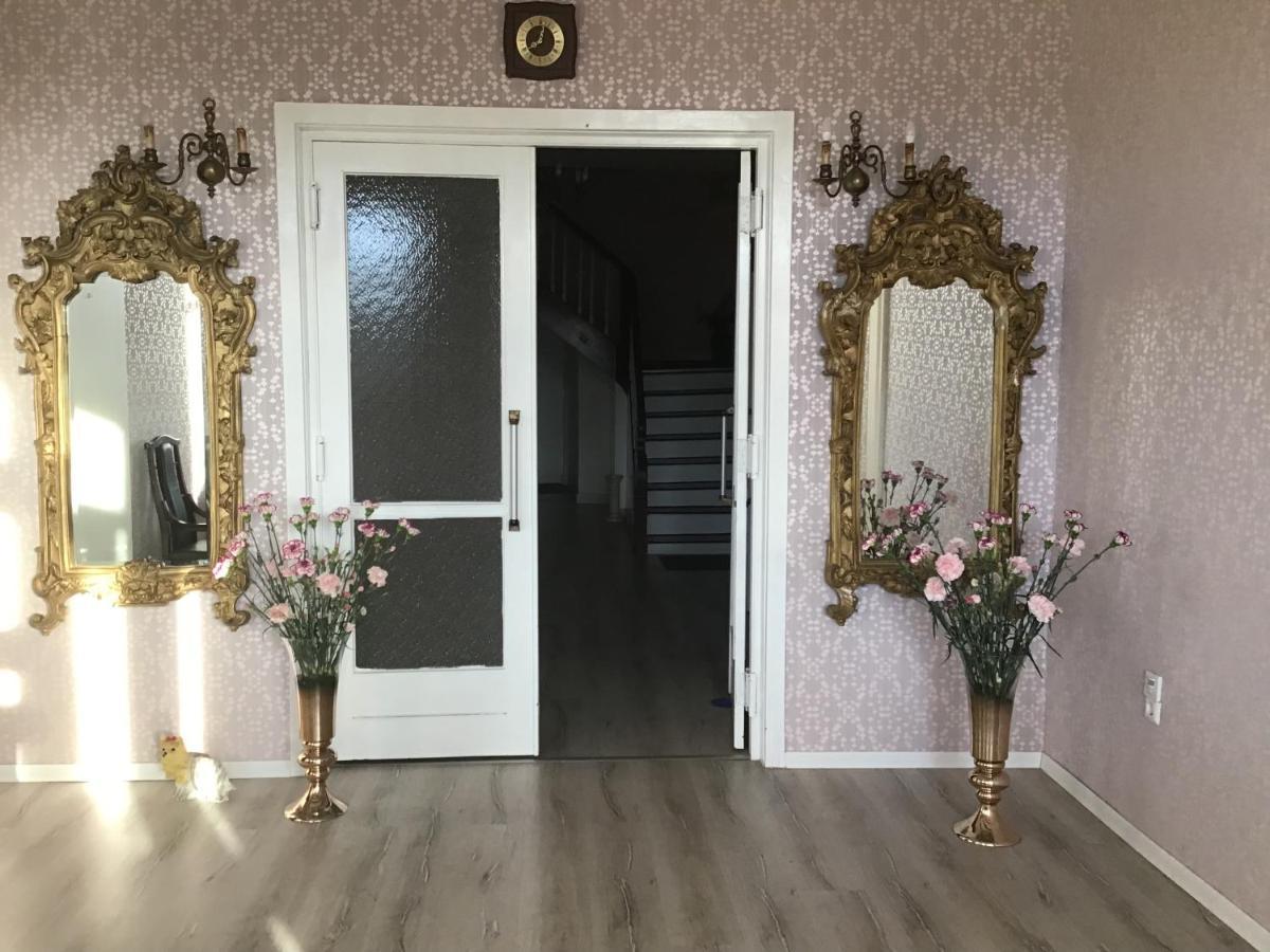 Gutshaus Darsikow Hotel ภายนอก รูปภาพ